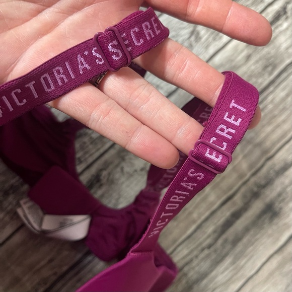 Victoria's Secret Purple Bra with Branded Straps - Picture 6 of 9